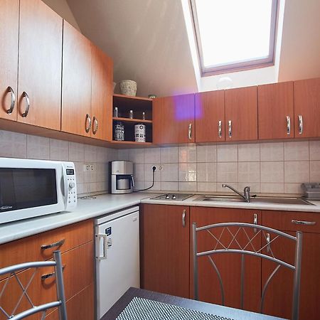 شقة Lujza Apartman Goedoello المظهر الخارجي الصورة