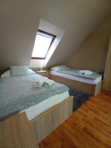 شقة Lujza Apartman Goedoello المظهر الخارجي الصورة