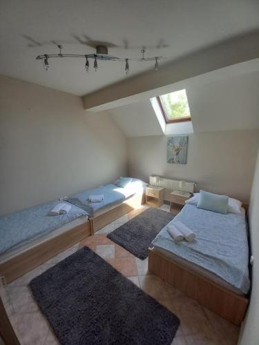 شقة Lujza Apartman Goedoello المظهر الخارجي الصورة